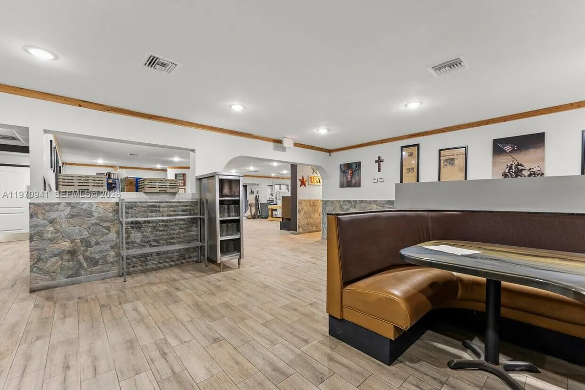 93 S Hall St, La Belle FL 33935