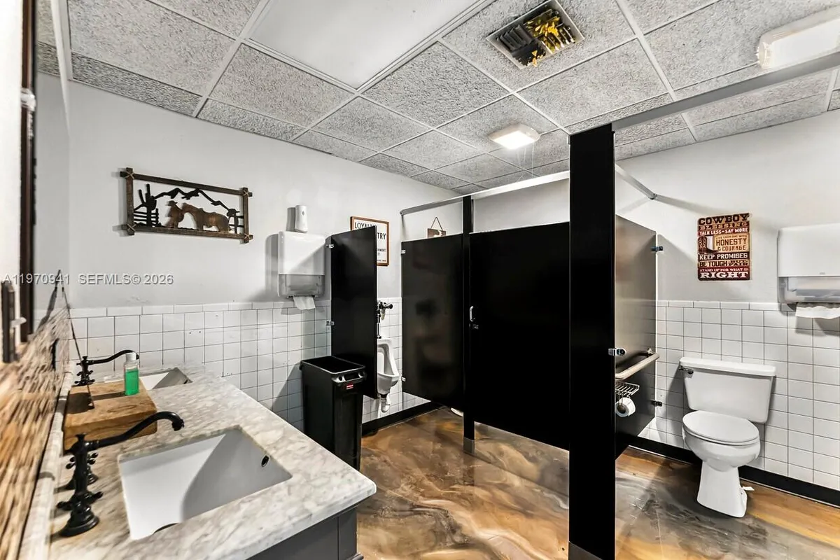 93 S Hall St, La Belle FL 33935