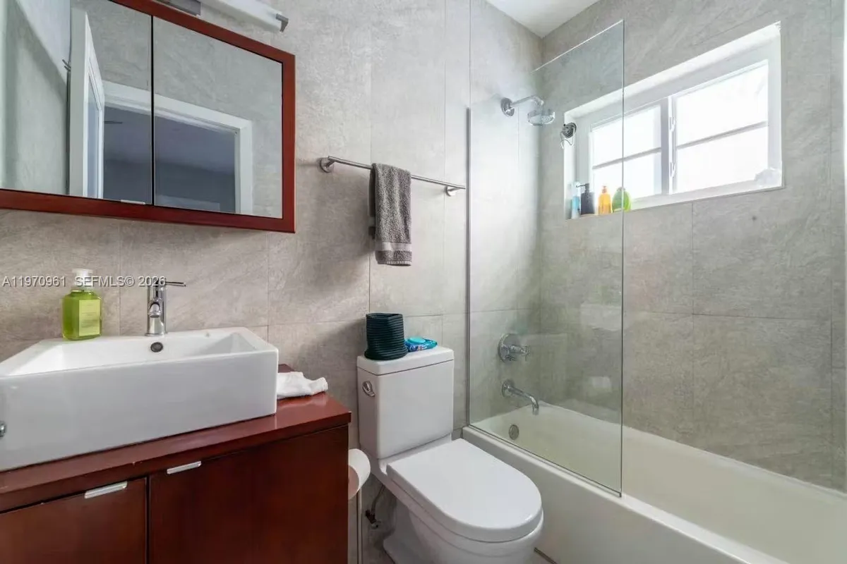 1061 Michigan Ave # 4, Miami Beach FL 33139