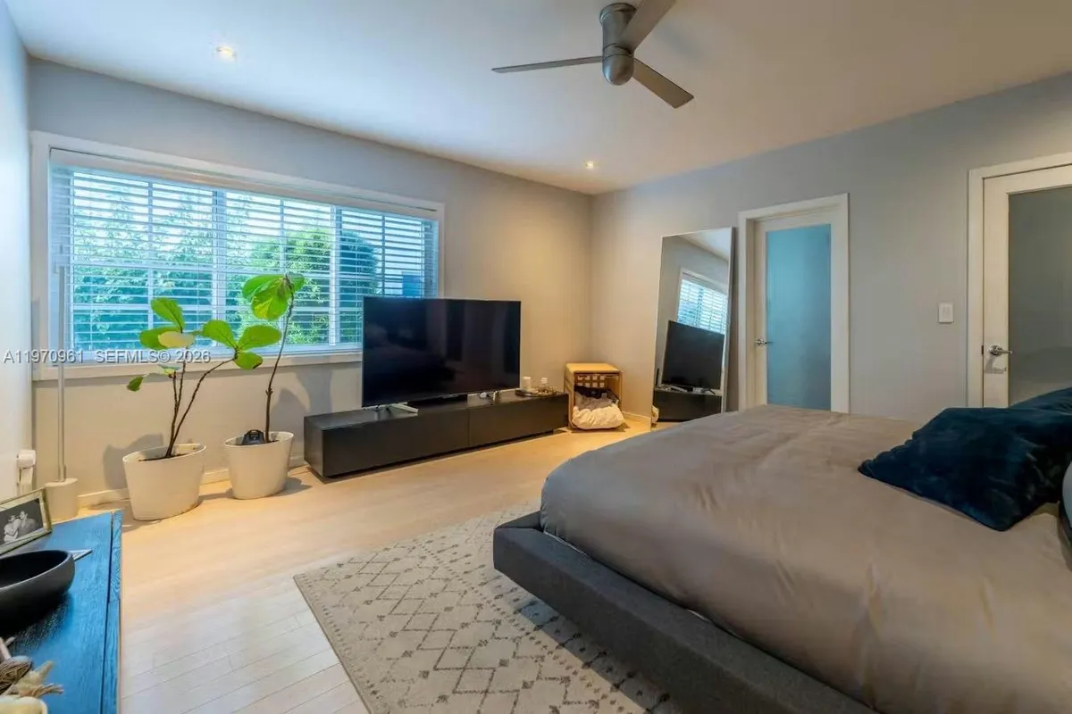 1061 Michigan Ave # 4, Miami Beach FL 33139