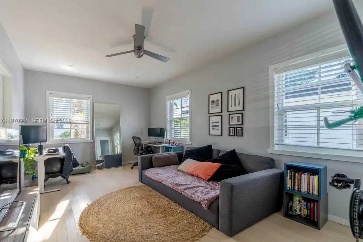 1061 Michigan Ave # 4, Miami Beach FL 33139