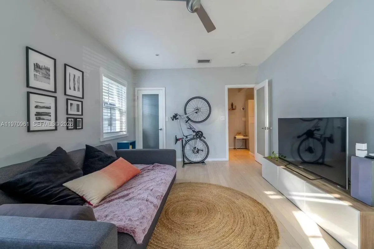 1061 Michigan Ave # 4, Miami Beach FL 33139