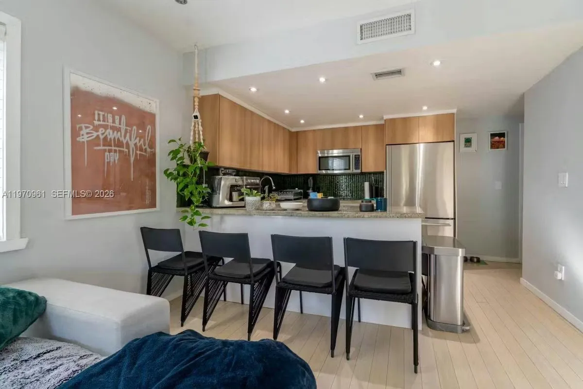 1061 Michigan Ave # 4, Miami Beach FL 33139