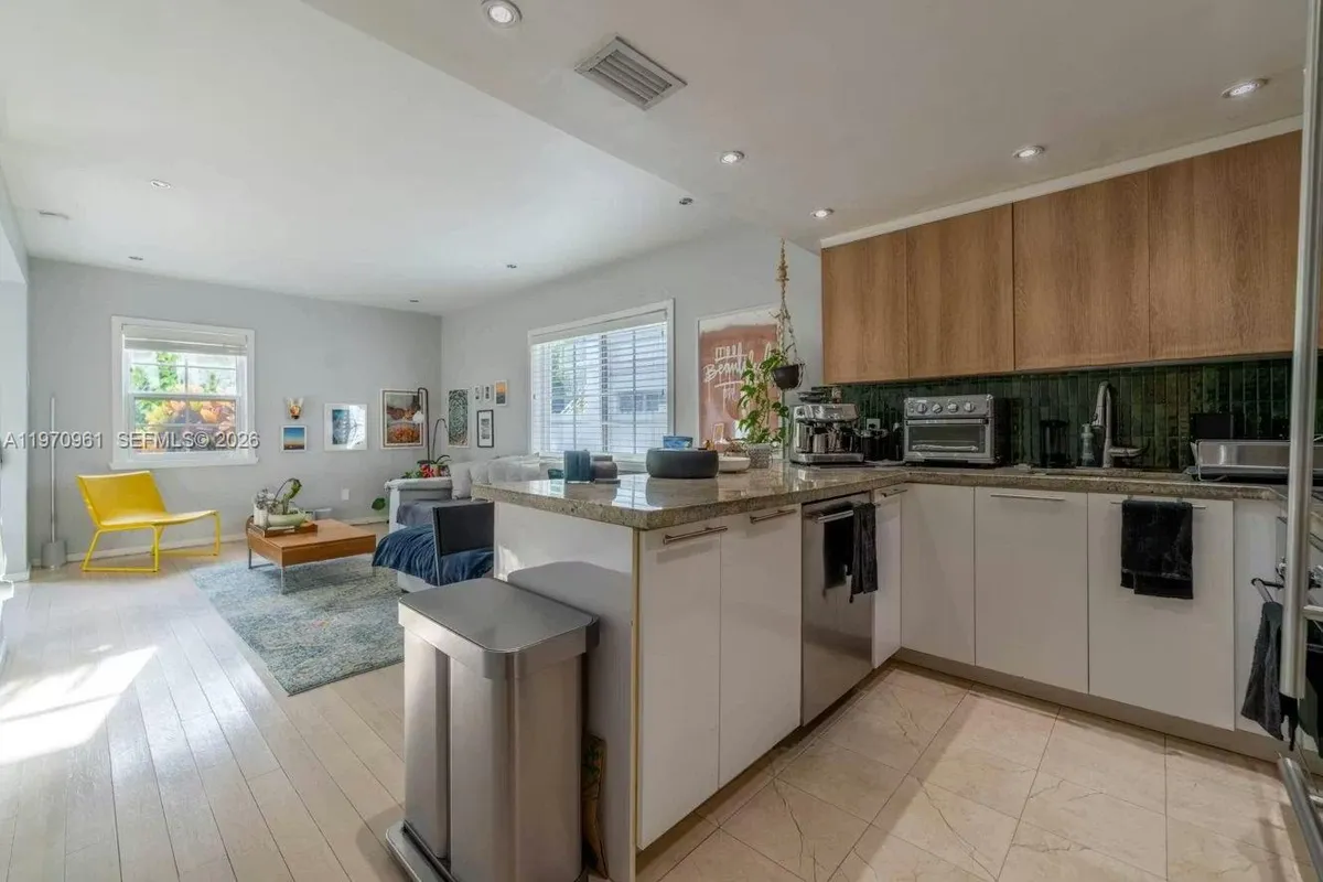 1061 Michigan Ave # 4, Miami Beach FL 33139