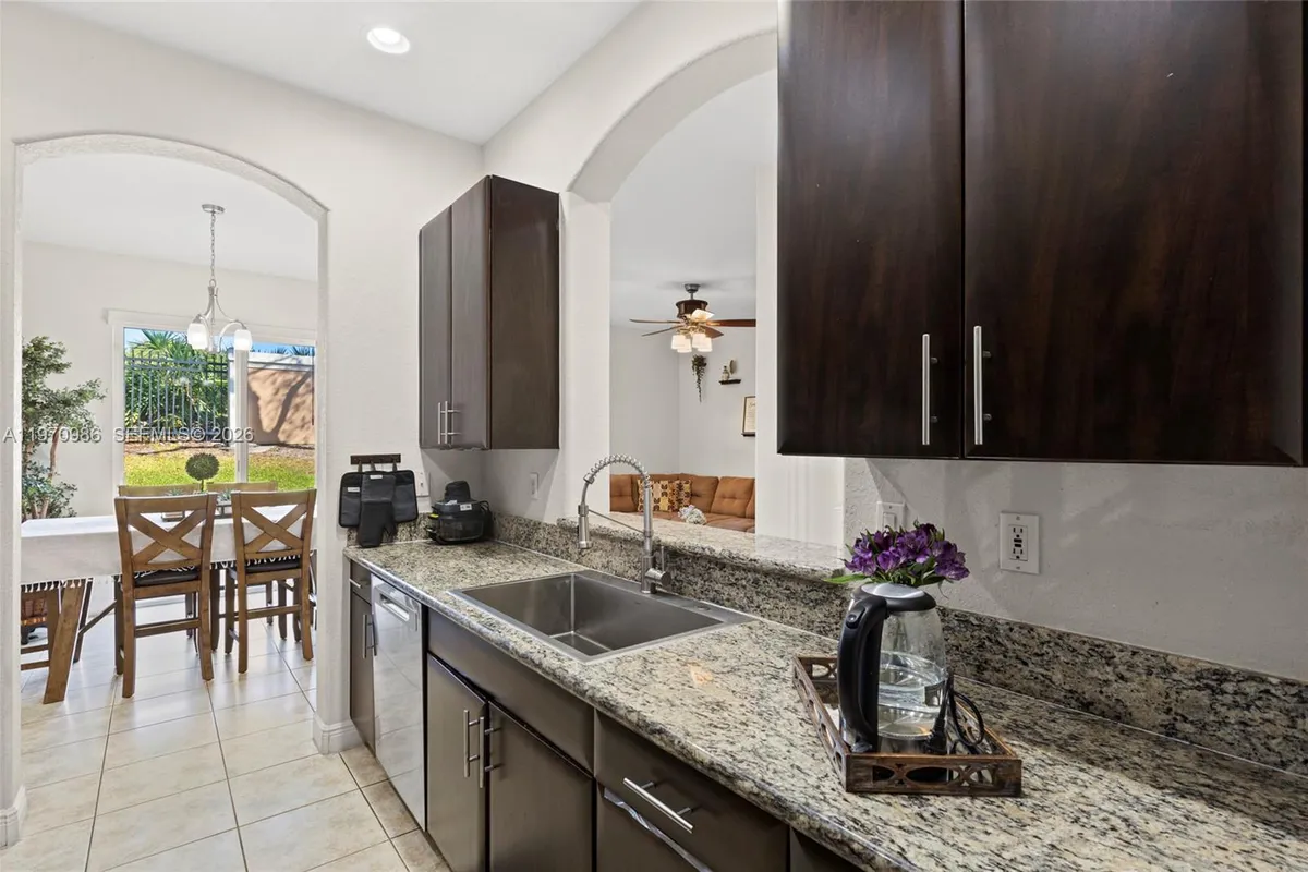 6959 Julia Gardens Dr, Coconut Creek FL 33073