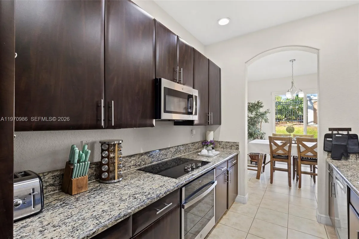 6959 Julia Gardens Dr, Coconut Creek FL 33073