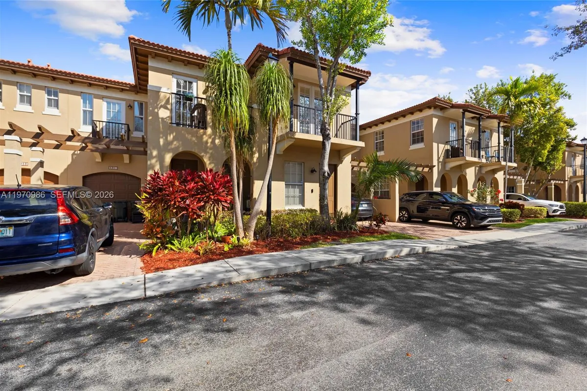 6959 Julia Gardens Dr, Coconut Creek FL 33073