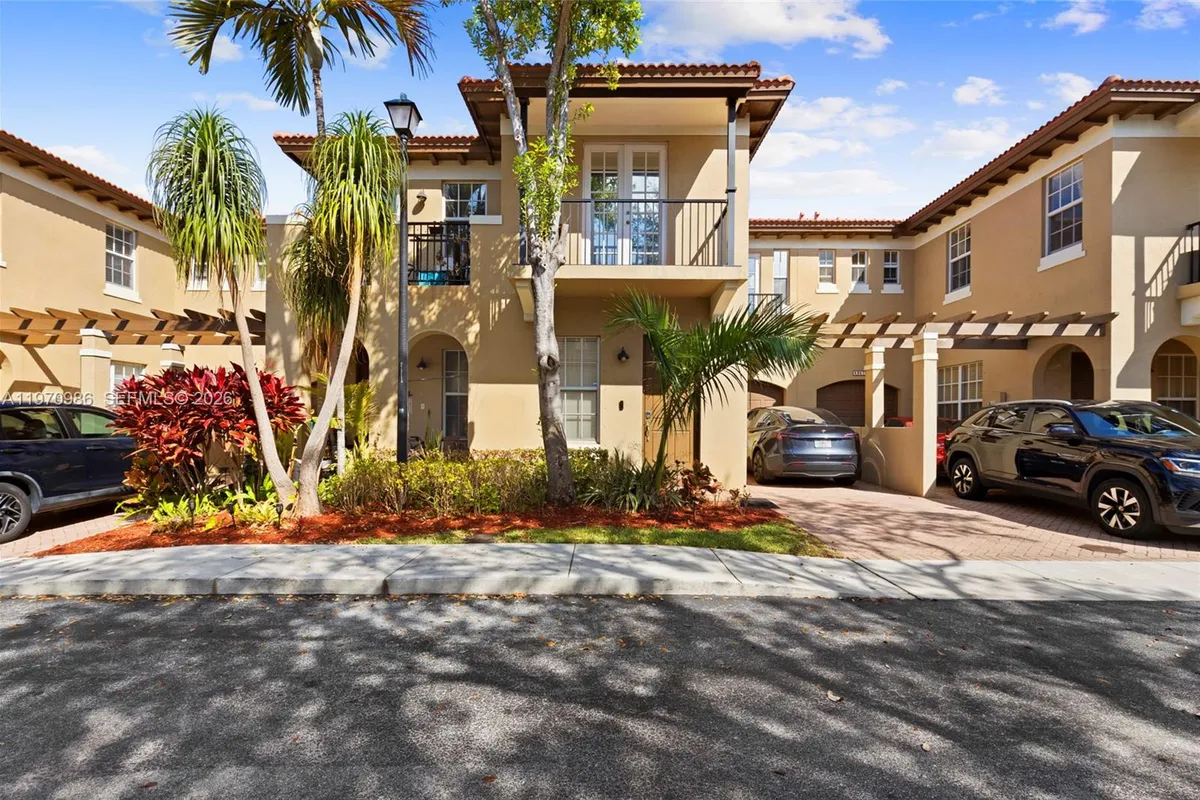 6959 Julia Gardens Dr, Coconut Creek FL 33073