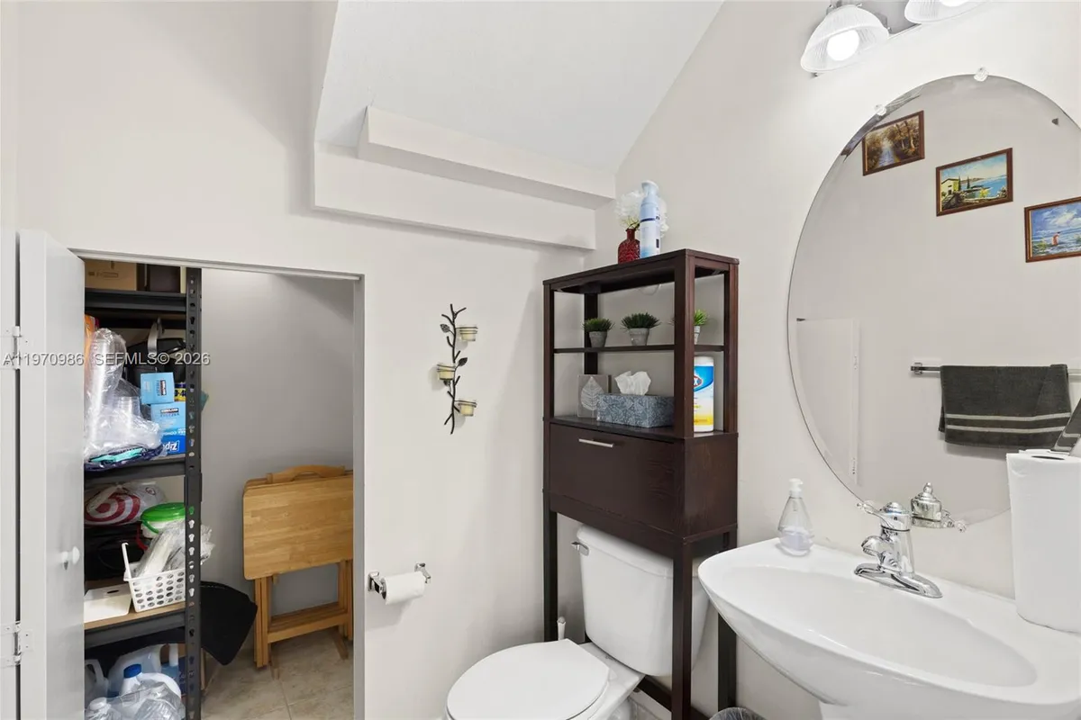 6959 Julia Gardens Dr, Coconut Creek FL 33073