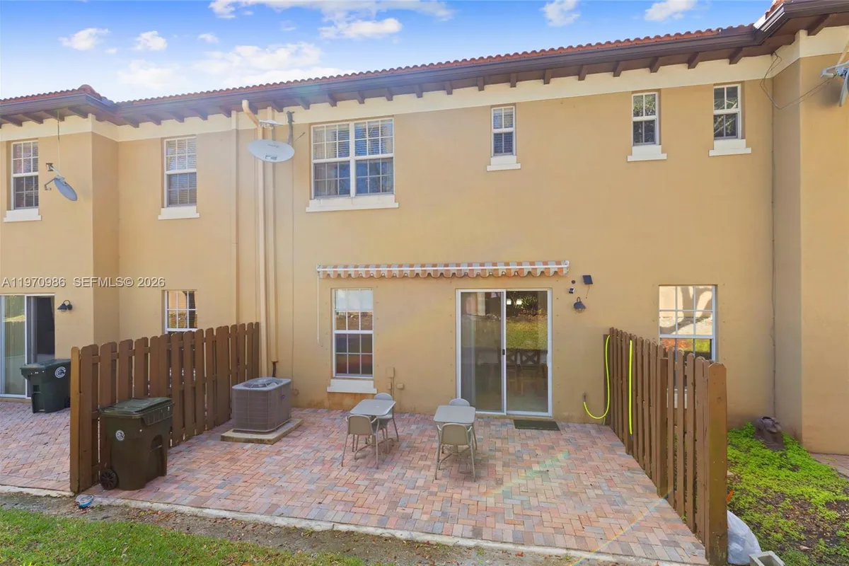 6959 Julia Gardens Dr, Coconut Creek FL 33073