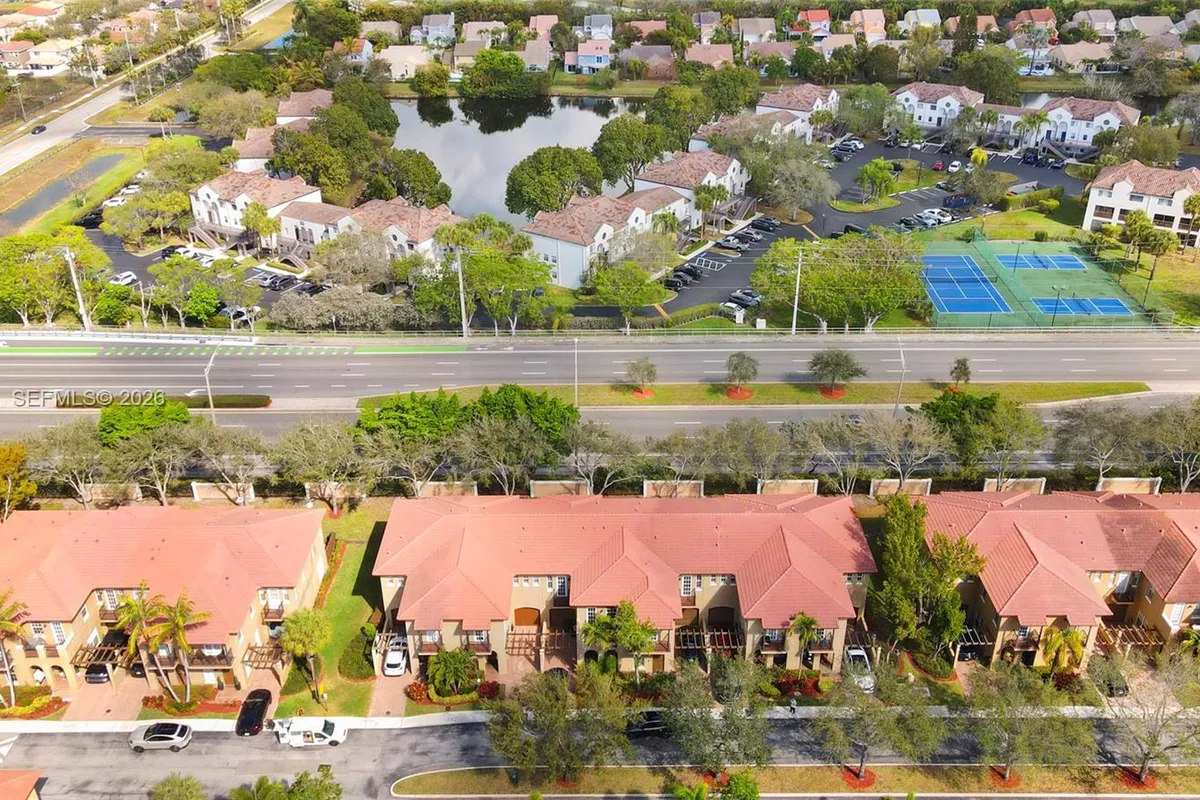 6959 Julia Gardens Dr, Coconut Creek FL 33073