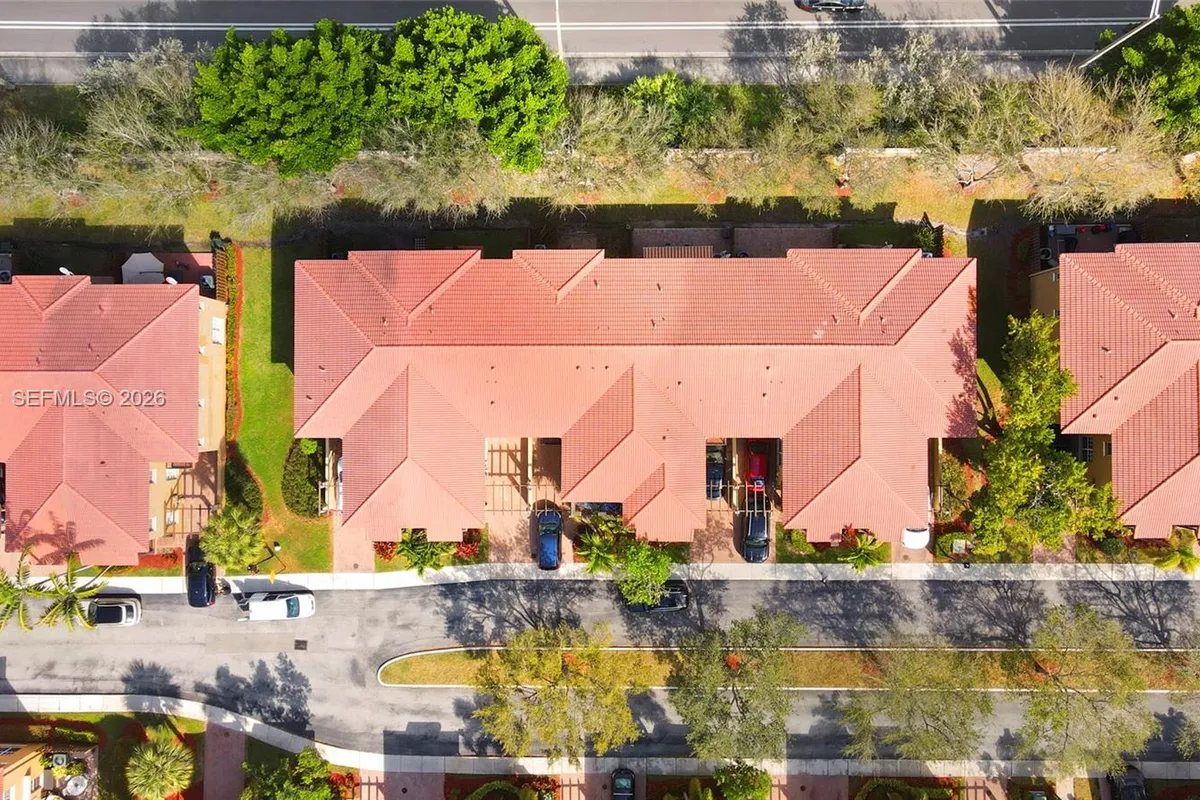 6959 Julia Gardens Dr, Coconut Creek FL 33073