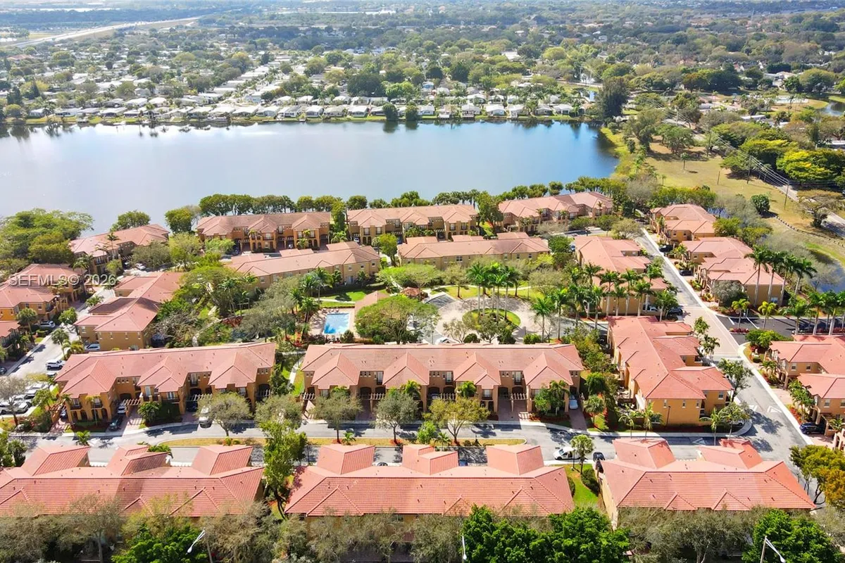 6959 Julia Gardens Dr, Coconut Creek FL 33073