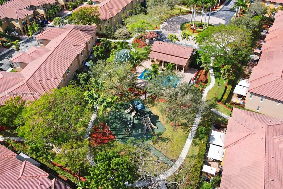 6959 Julia Gardens Dr, Coconut Creek FL 33073