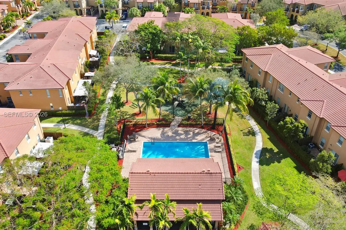 6959 Julia Gardens Dr, Coconut Creek FL 33073