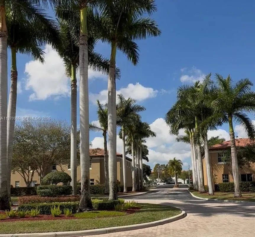 6959 Julia Gardens Dr, Coconut Creek FL 33073