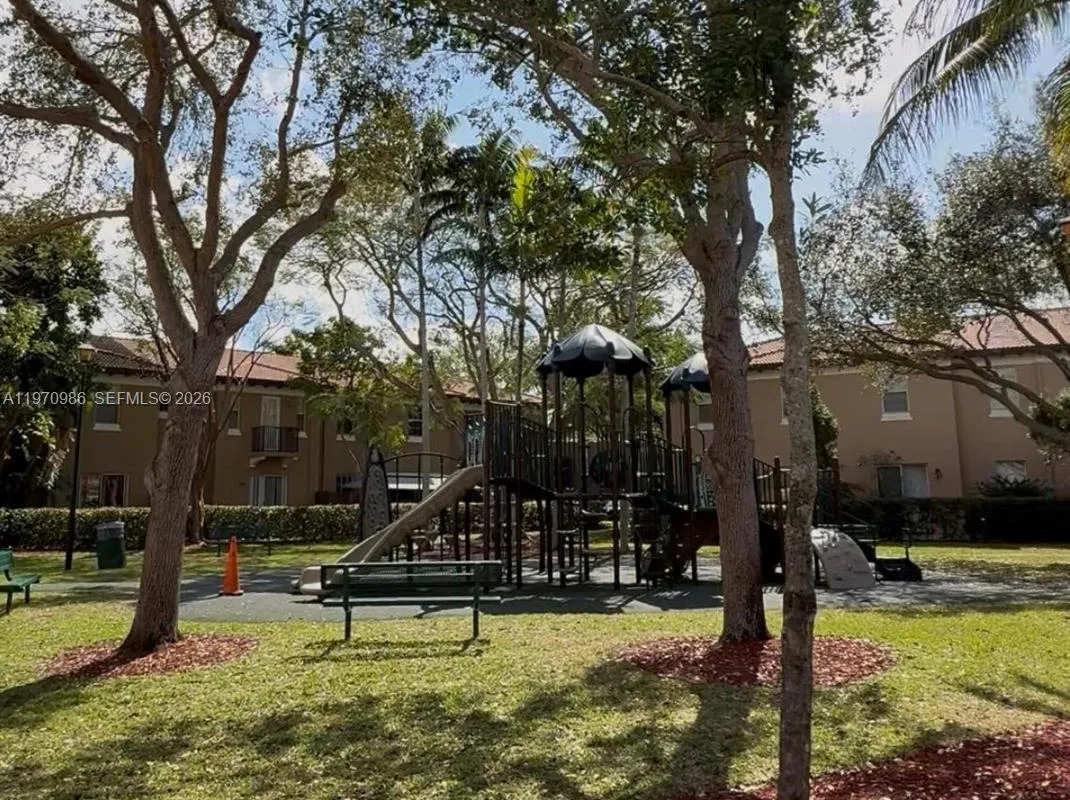 6959 Julia Gardens Dr, Coconut Creek FL 33073