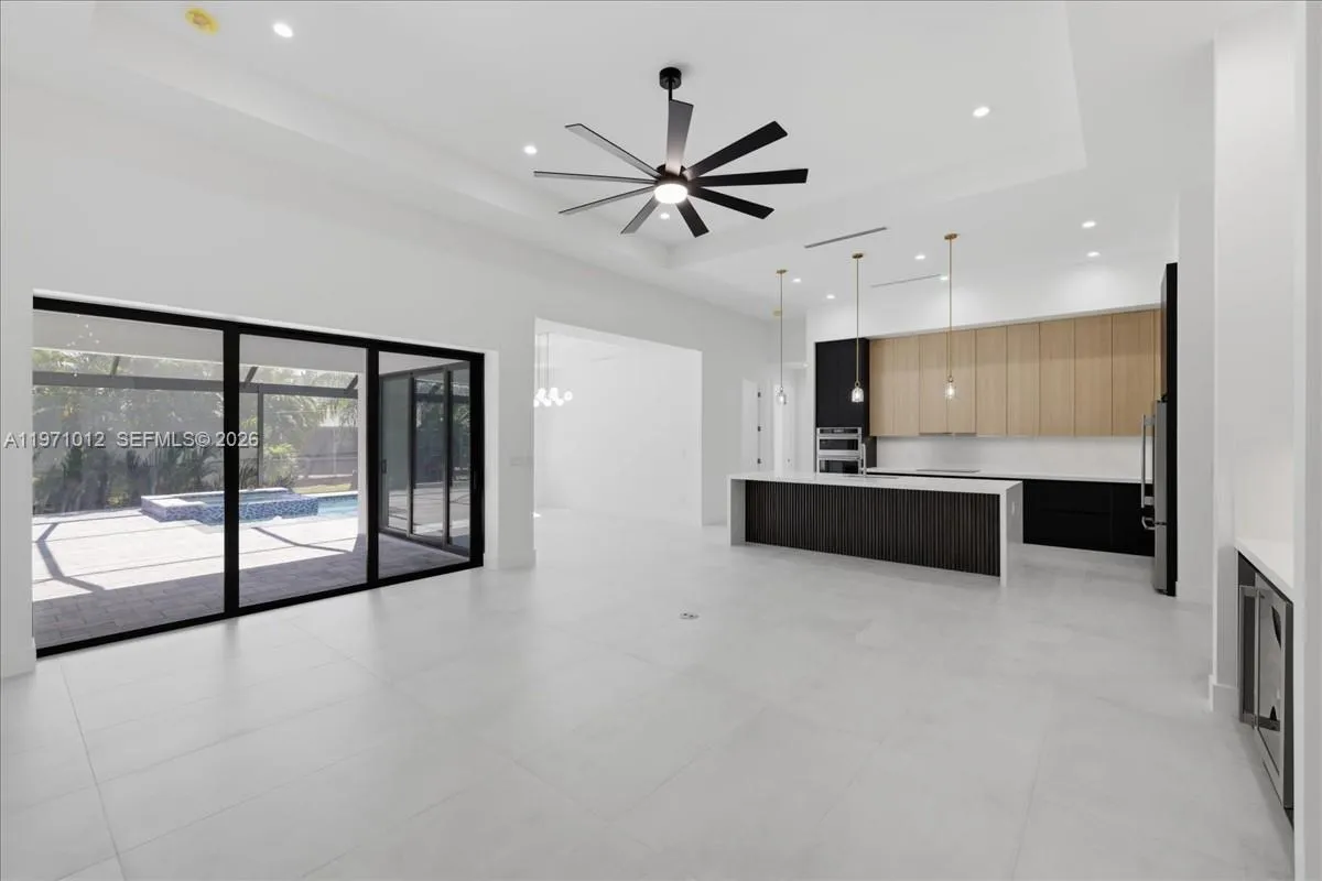 2220 SW 50th LN, Cape Coral FL 33914