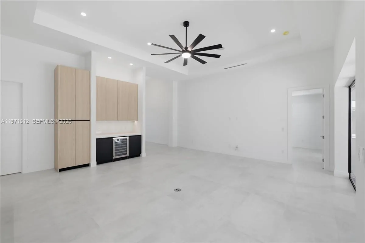 2220 SW 50th LN, Cape Coral FL 33914