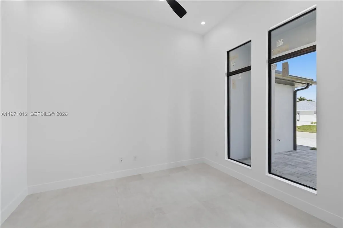 2220 SW 50th LN, Cape Coral FL 33914