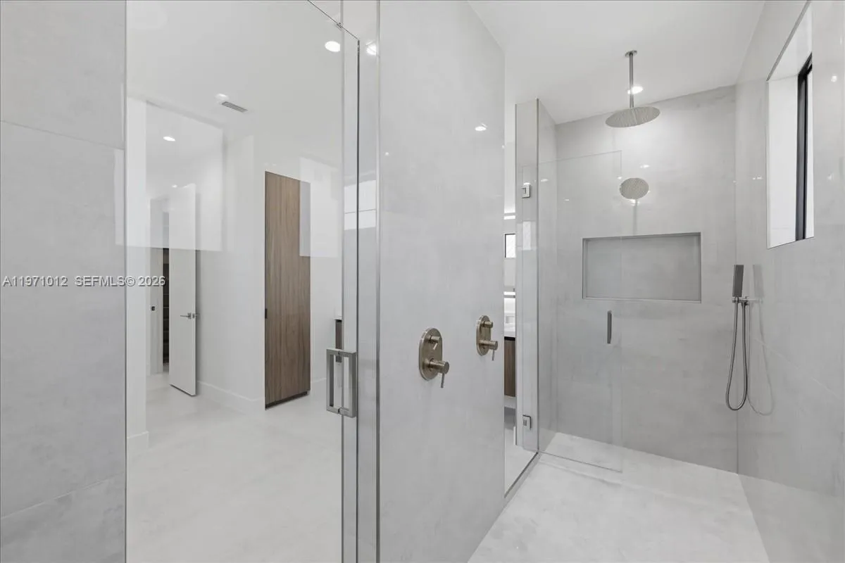 2220 SW 50th LN, Cape Coral FL 33914