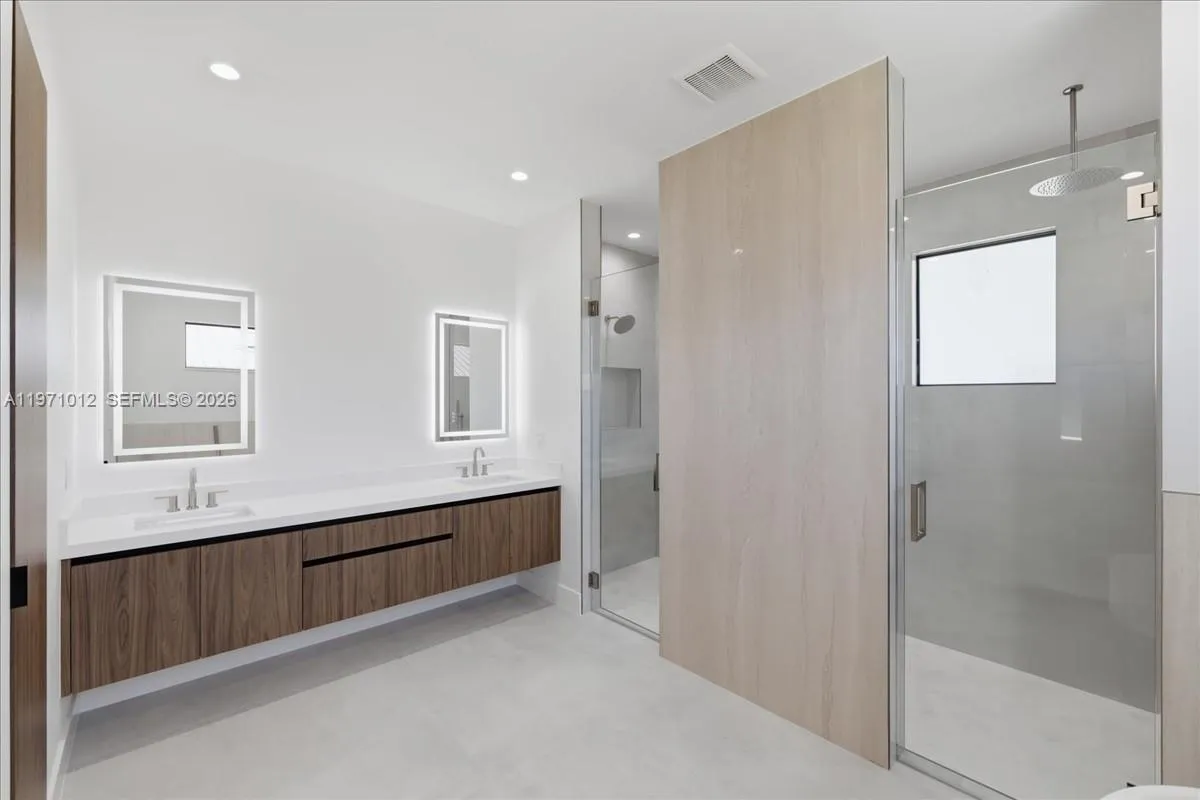 2220 SW 50th LN, Cape Coral FL 33914