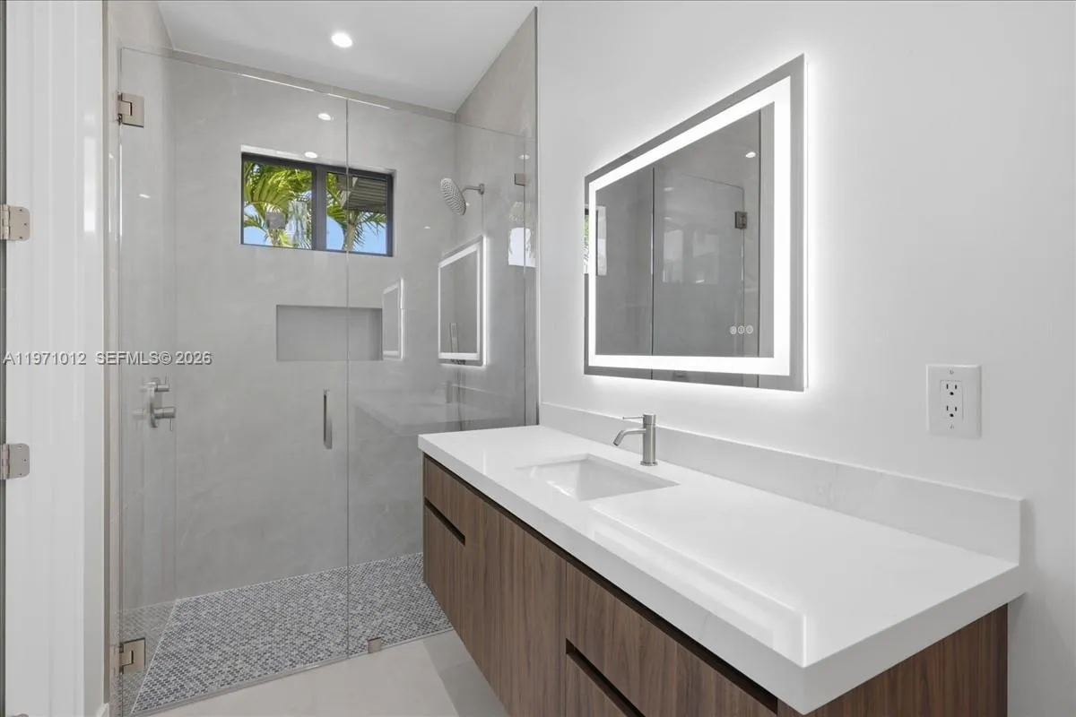 2220 SW 50th LN, Cape Coral FL 33914