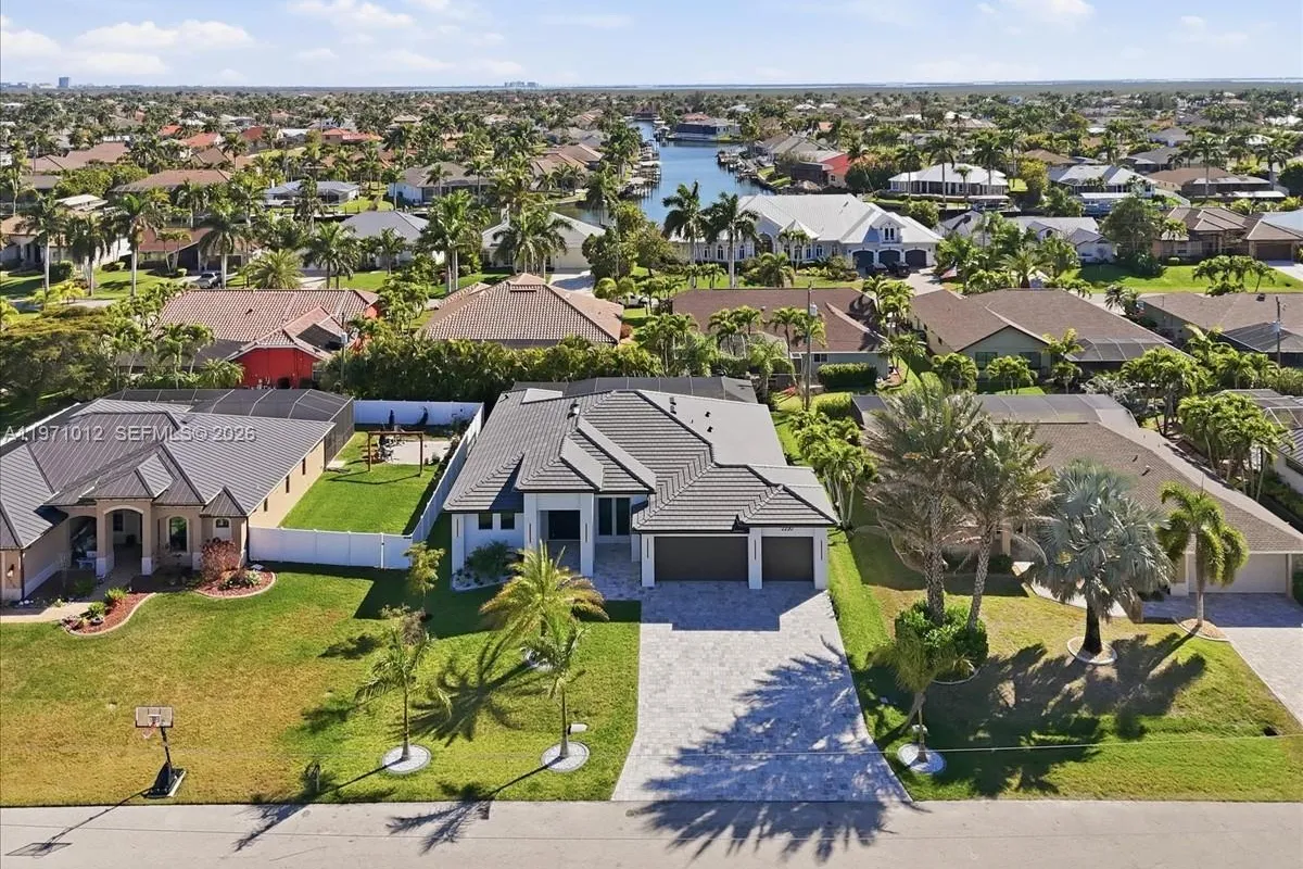 2220 SW 50th LN, Cape Coral FL 33914