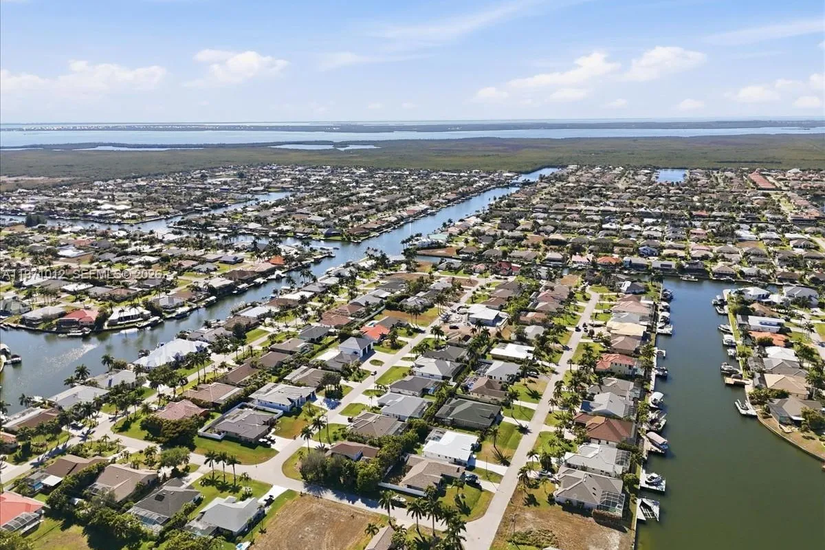 2220 SW 50th LN, Cape Coral FL 33914