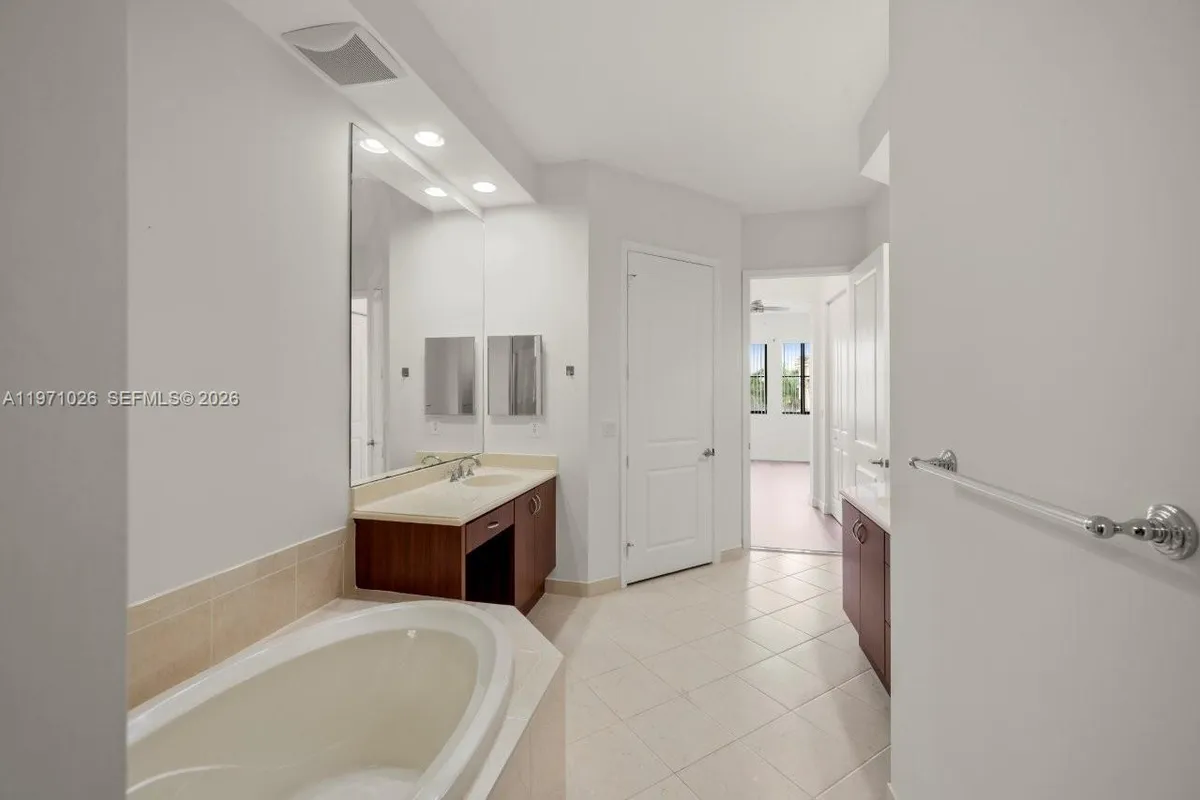 2900 NW 125th Ave # 416, Sunrise FL 33323