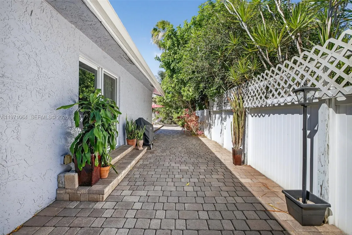 641 NW 48th Ave, Coconut Creek FL 33063