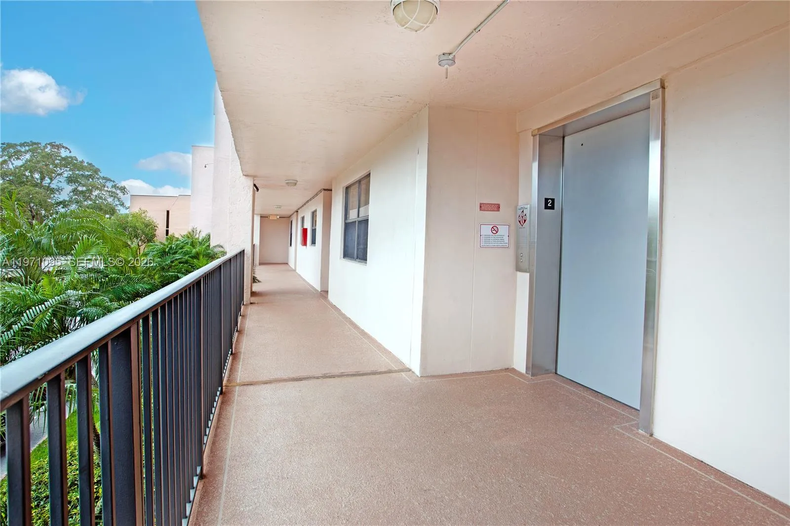 10207 Sunrise Lakes Blvd # 204, Sunrise FL 33322