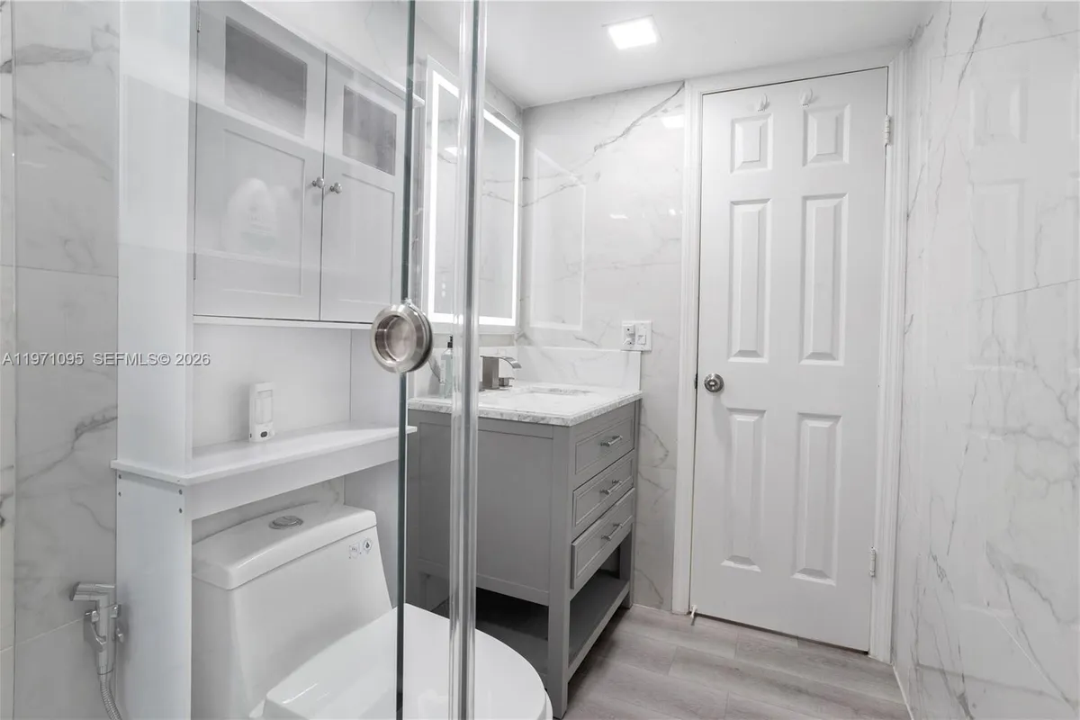 10207 Sunrise Lakes Blvd # 204, Sunrise FL 33322