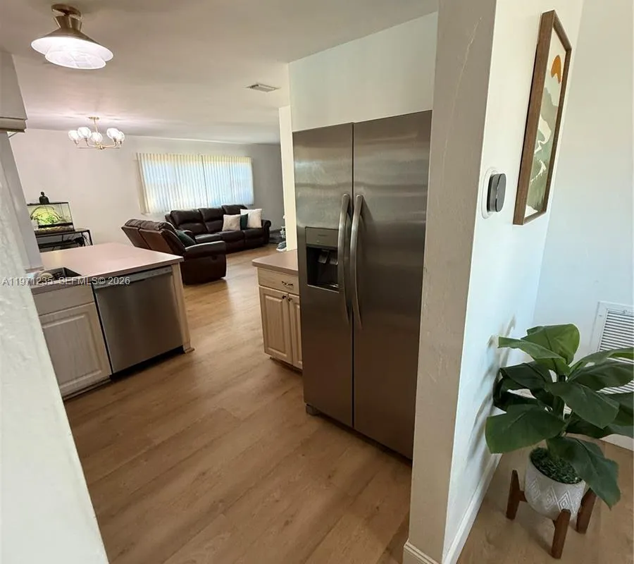 4450 NW 9th St, Coconut Creek FL 33066