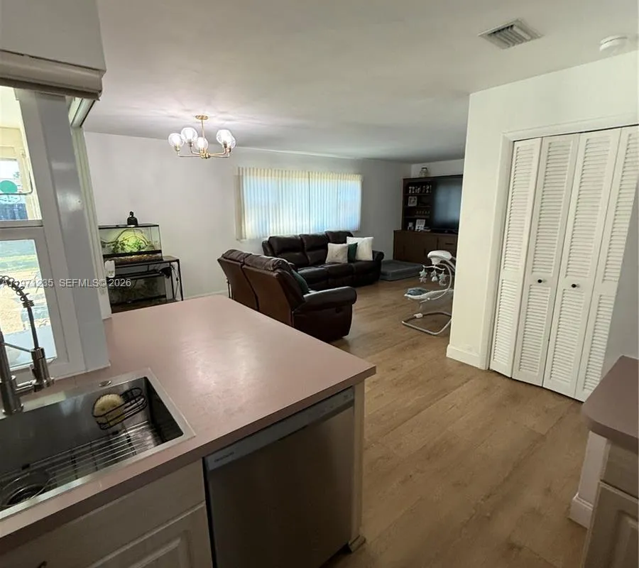 4450 NW 9th St, Coconut Creek FL 33066