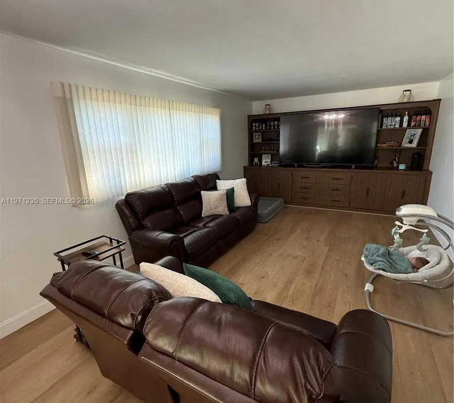 4450 NW 9th St, Coconut Creek FL 33066