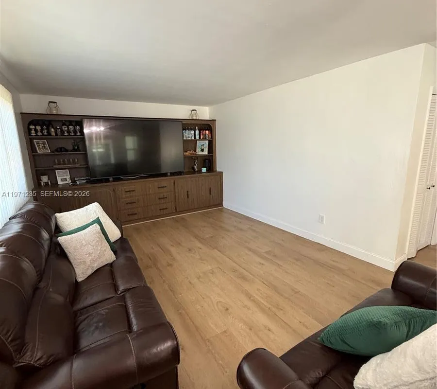 4450 NW 9th St, Coconut Creek FL 33066