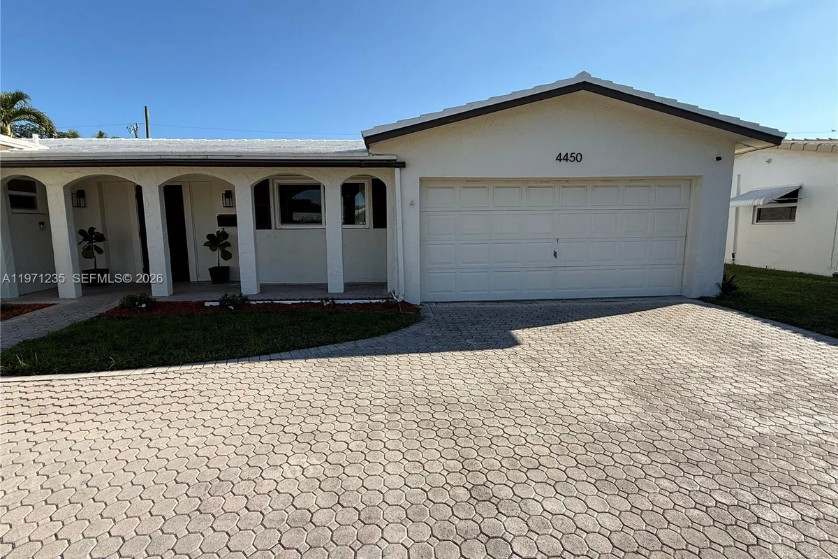 4450 NW 9th St, Coconut Creek FL 33066