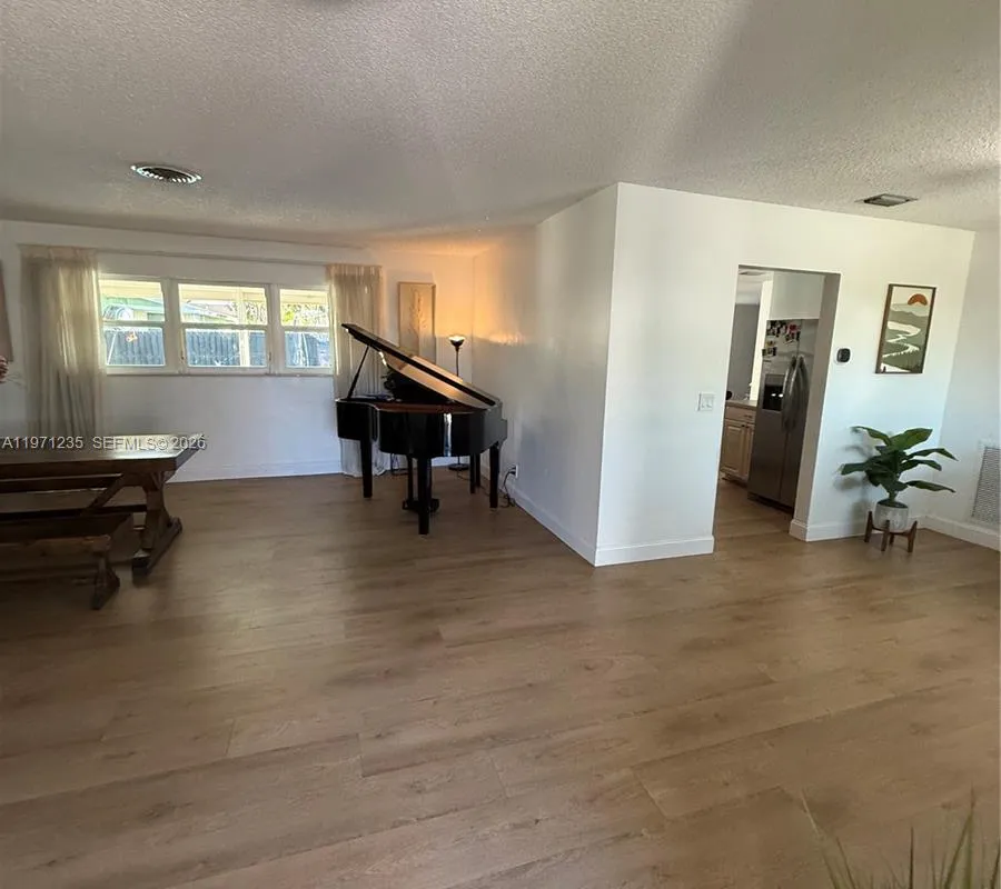 4450 NW 9th St, Coconut Creek FL 33066