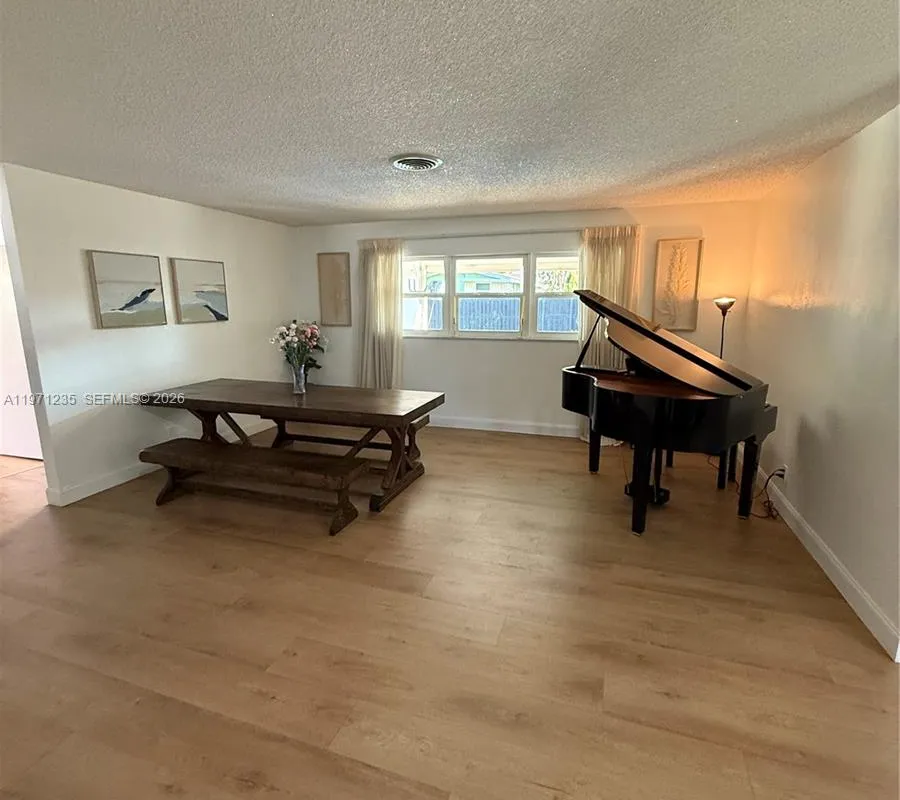 4450 NW 9th St, Coconut Creek FL 33066