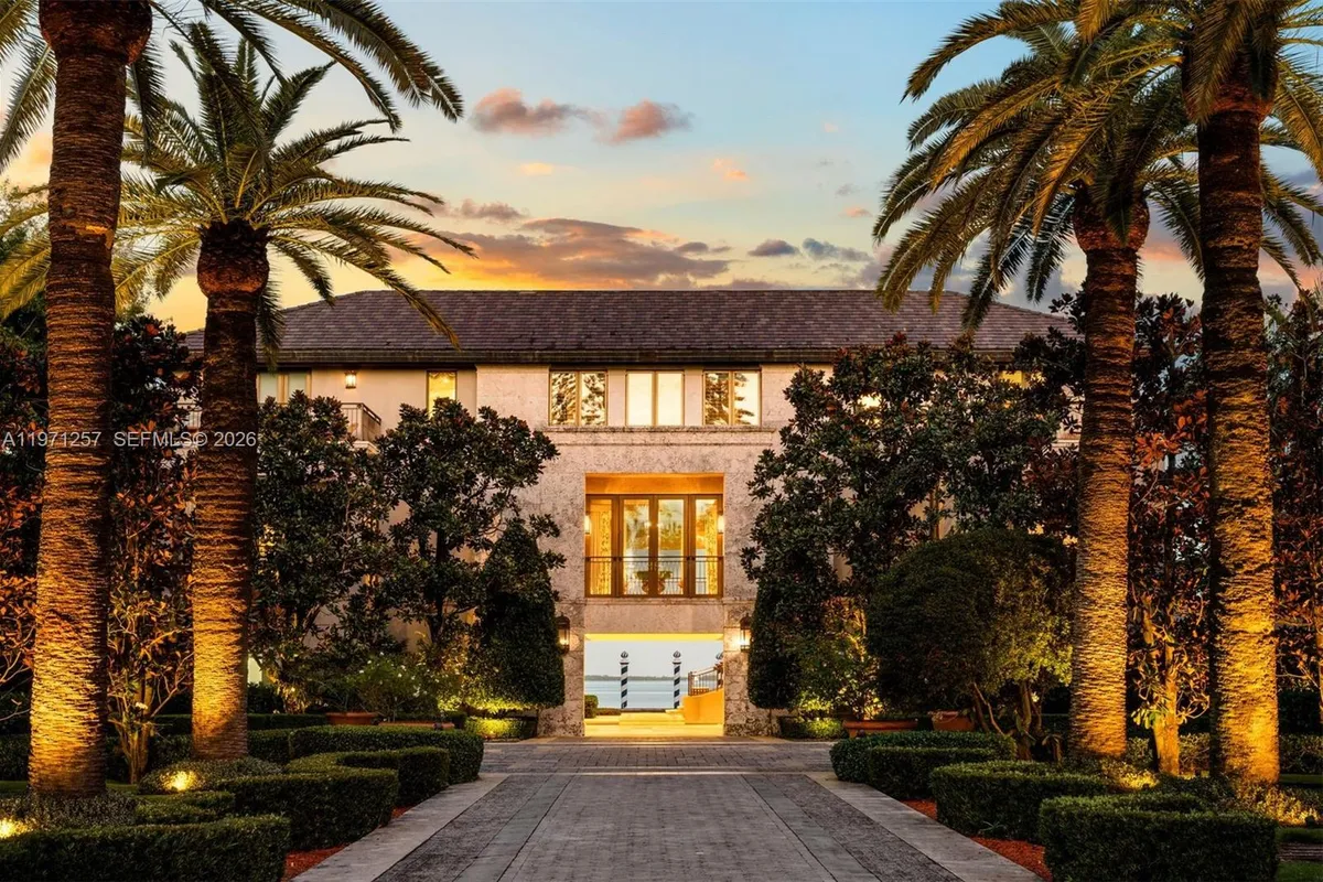 10 Tahiti Beach Island Rd, Coral Gables FL 33143