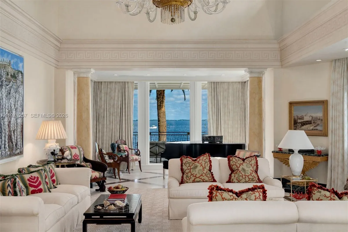 10 Tahiti Beach Island Rd, Coral Gables FL 33143