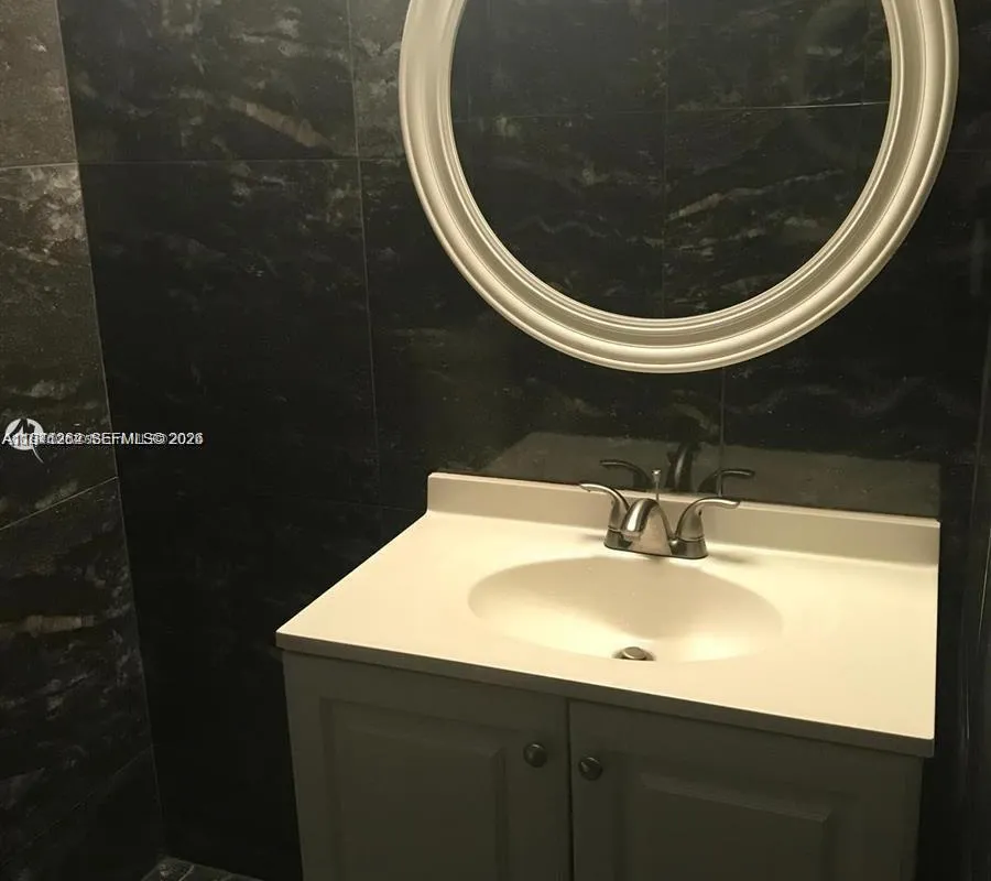 600 SE Three Islands Blvd # 1018, Hallandale Beach FL 33009