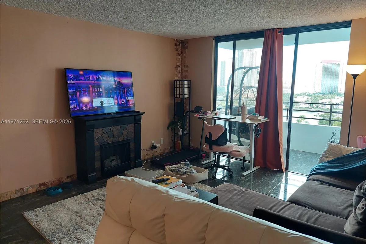 600 SE Three Islands Blvd # 1018, Hallandale Beach FL 33009