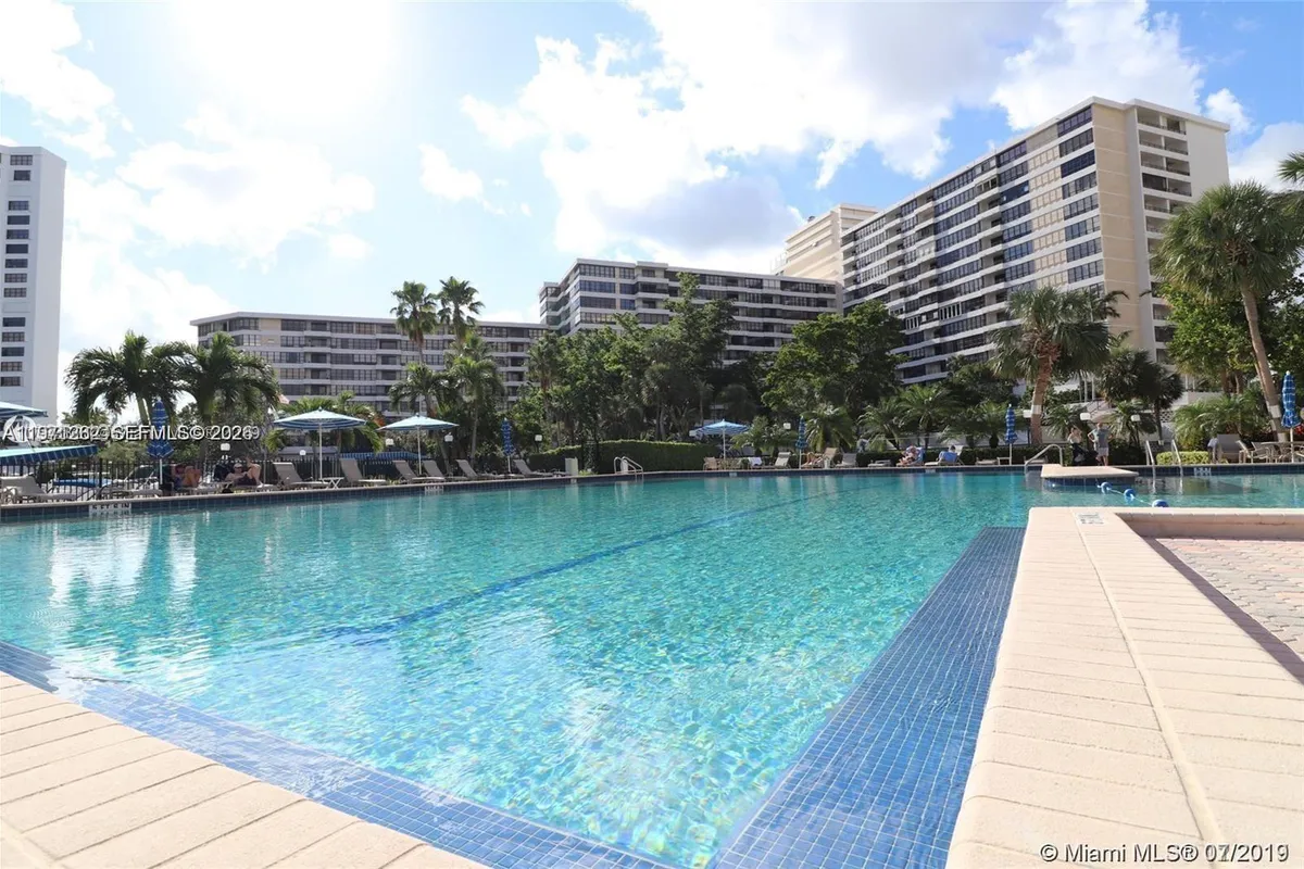 600 SE Three Islands Blvd # 1018, Hallandale Beach FL 33009