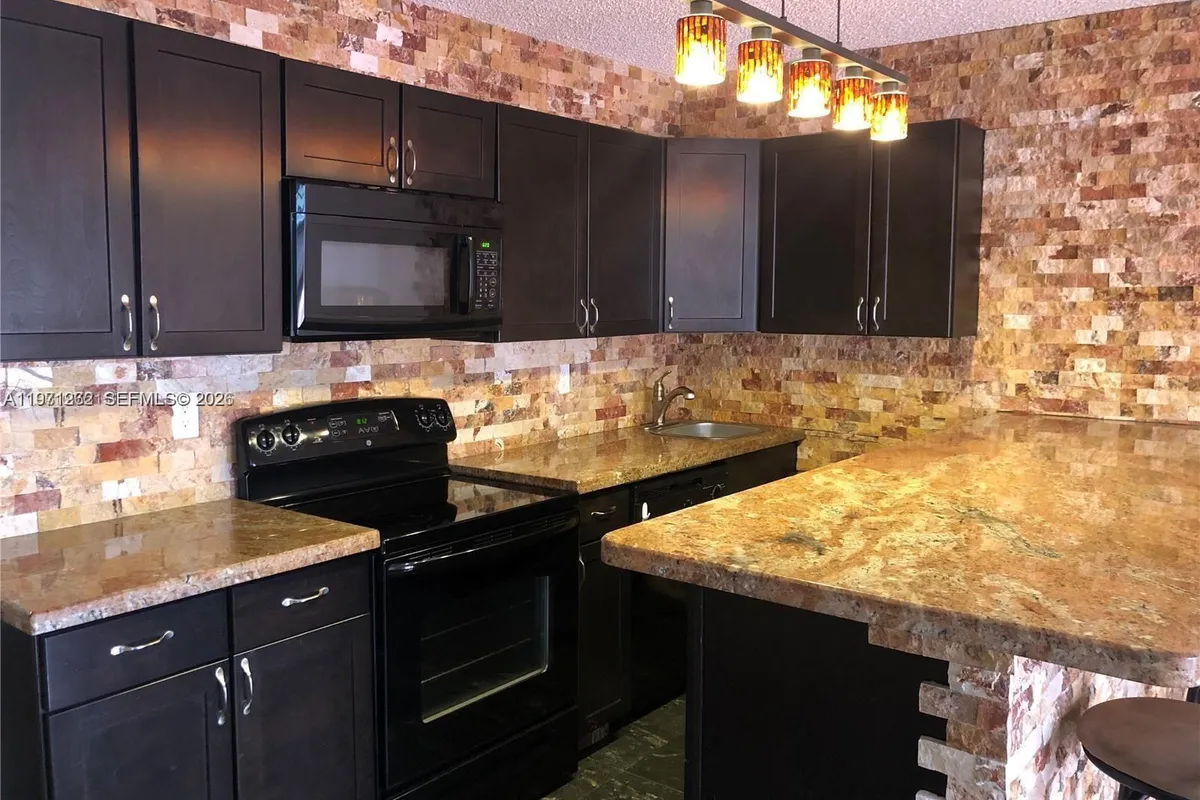 600 SE Three Islands Blvd # 1018, Hallandale Beach FL 33009