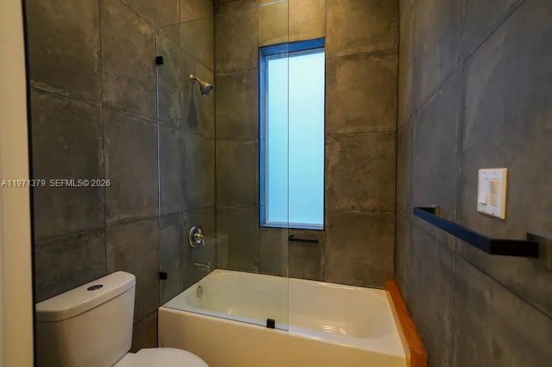 112 NW 24th Ct, Miami FL 33125