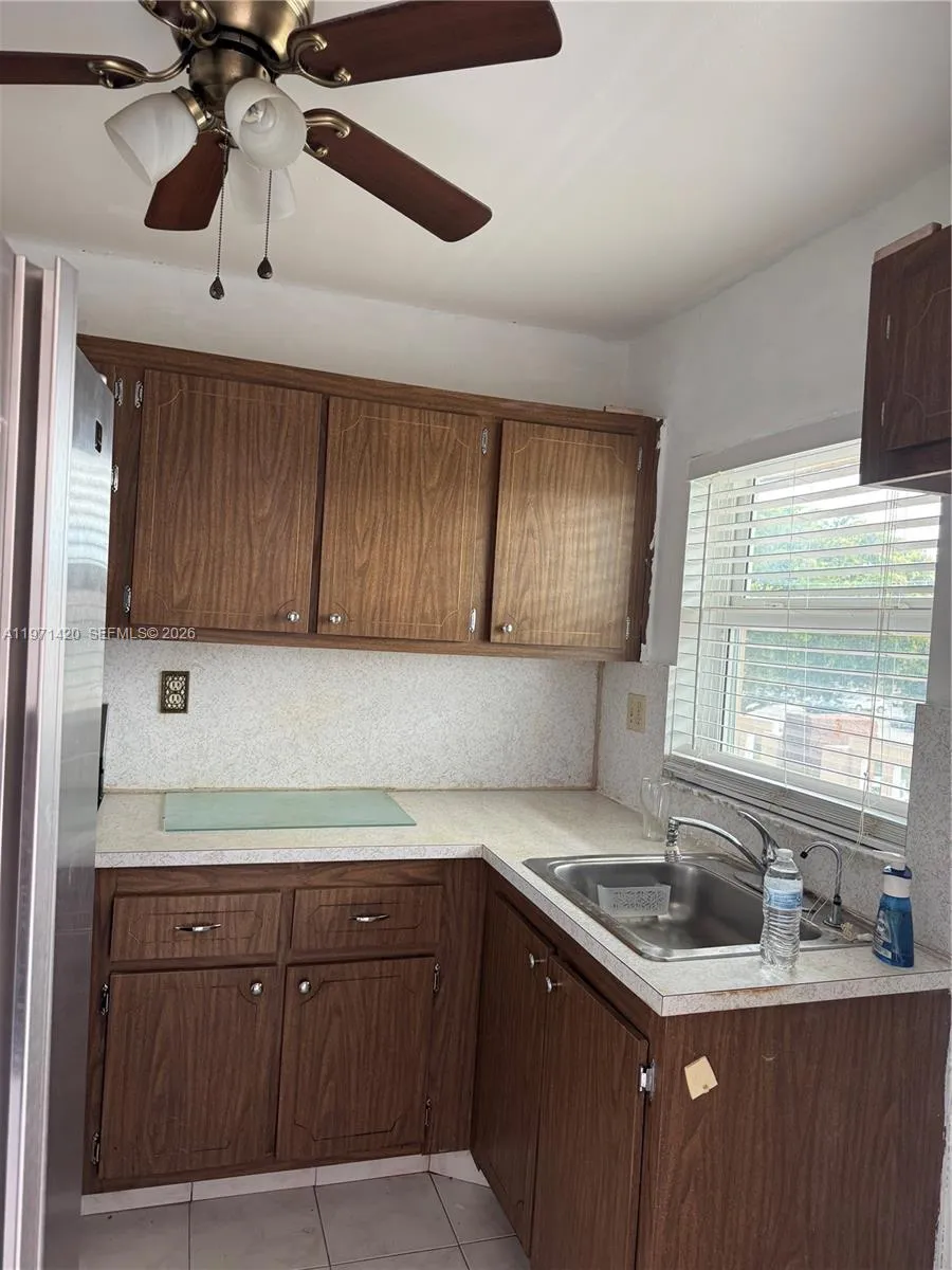 9041 Sunrise Lakes Blvd # 303, Sunrise FL 33322