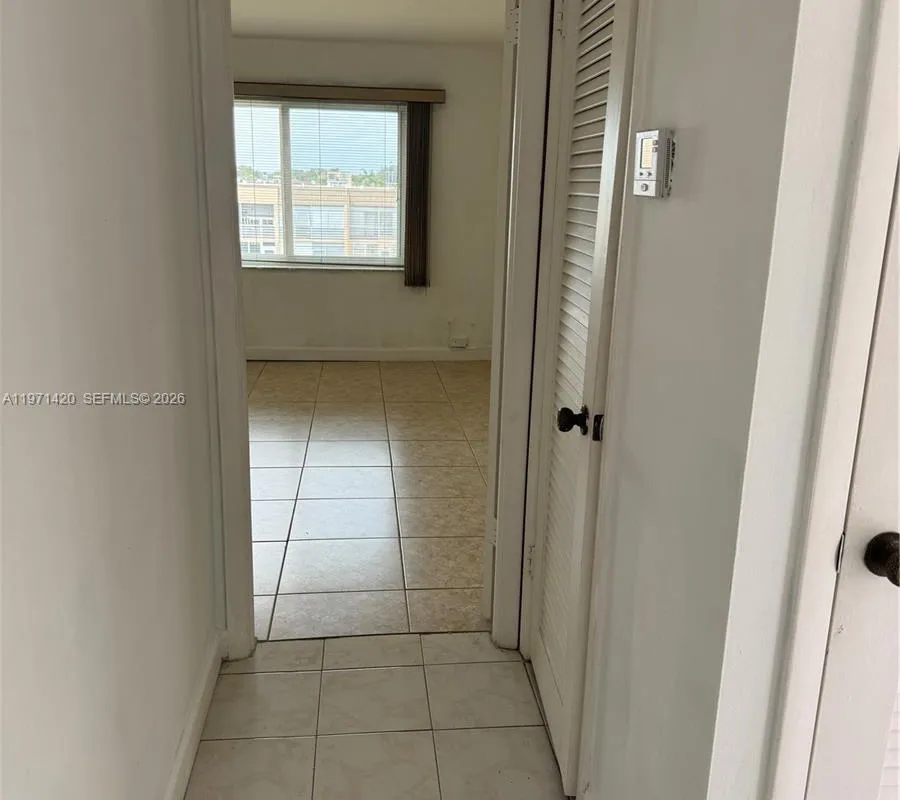 9041 Sunrise Lakes Blvd # 303, Sunrise FL 33322