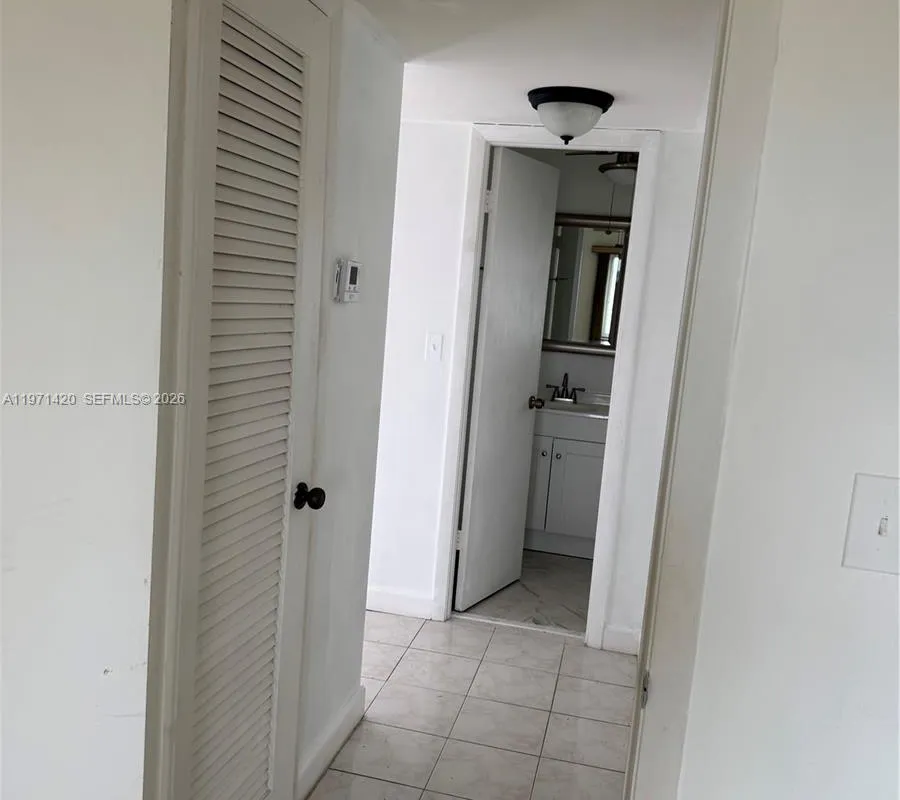 9041 Sunrise Lakes Blvd # 303, Sunrise FL 33322